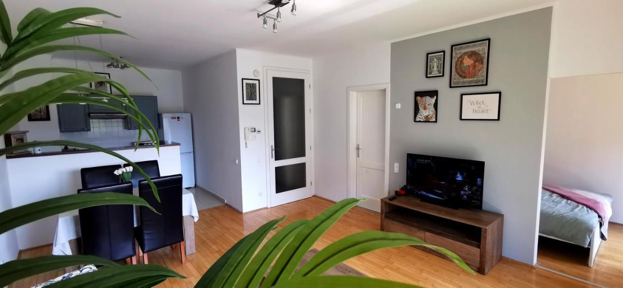 Kazinczy 52 B Apartment Budapest